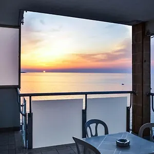 Apartament La Casa Al Faro, Bari